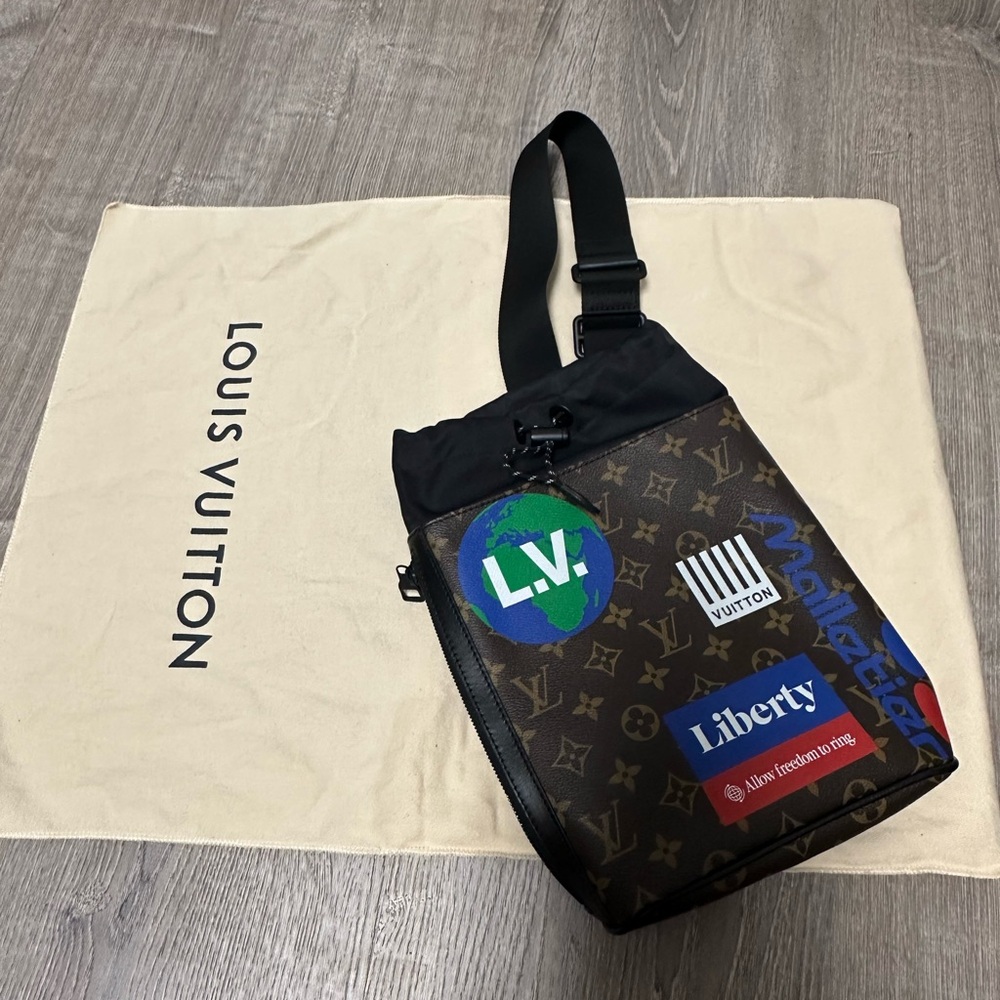 LOUIS VUITTON Monogram Chalk Sling Body Bag